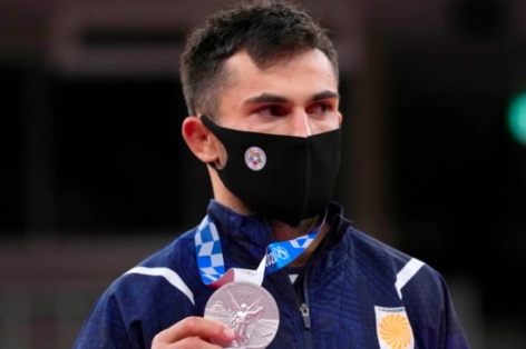 Ban tổ chức Olympic 2021 mạnh tay trục xuất hai VĐV vừa giành HCB
