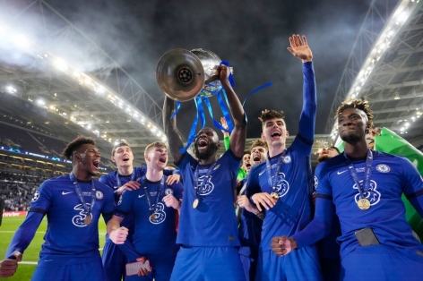 HLV ĐT Bỉ lên án nhà vô địch Champions League