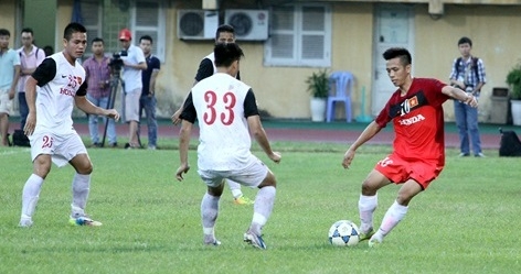 ĐT Việt Nam đánh bại “đàn em” Olympic VN với tỷ số 3-1