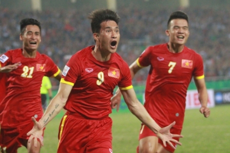 VIDEO: Phút 68 - Công Vinh nâng tỷ số lên 2-1 (Việt Nam 2-1 Indonesia)