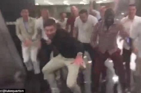 VIDEO: Gerrard và đồng đội “nhảy múa” tưng bừng trong ngày chia tay