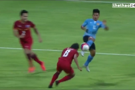 Video SEA Games 28: Pha kungfu kinh hoàng của cầu thủ U23 Lào