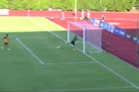 Video SEA Games 28: 3 tình huống chạm xà và cột đáng tiếc của U23 Việt Nam