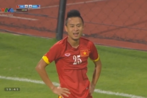 Video SEA Games 28: Bàn thắng không được công nhận của Huy Toàn