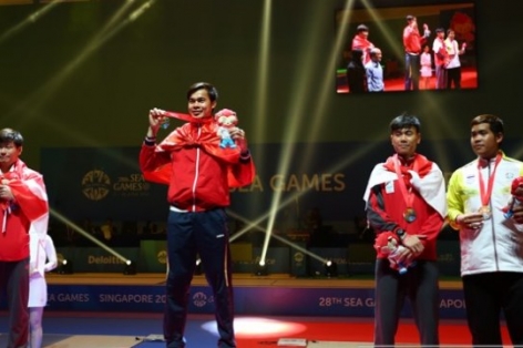 Video SEA Games 28: Đấu kiếm mang về 2 HCV đầu tiên cho đoàn thể thao Việt Nam