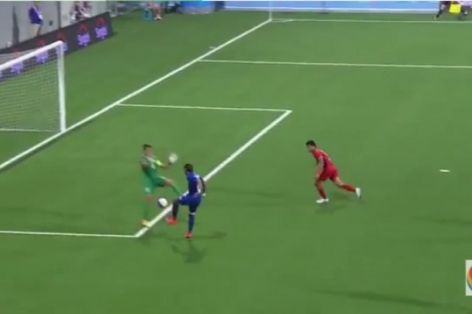 VIDEO: Pha xỏ háng tinh tế của cầu thủ Campuchia