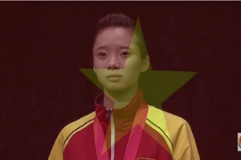 Video SEA Games 28: Lễ trao HCV ở nội dung Thái cực kiếm nữ (Dương Thúy Vi)
