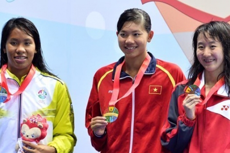 Bị hỏi đầy khiêu khích, Ánh Viên khiến phóng viên Singapore 'cứng họng'