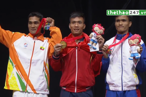 Video SEA Games 28: Lễ trao HCV cho võ sĩ Nguyễn Văn Tài (Wushu 65kg)