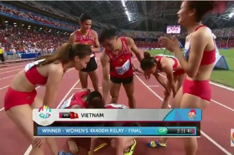 Video SEA Games 28: Đội tiếp sức 4x400m nữ giành HCV, phá kỷ lục tồn tại 24 năm