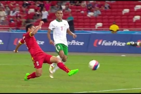Video SEA Games 28: Hữu Dũng nâng tỷ số lên 4-0 cho U23 Việt Nam