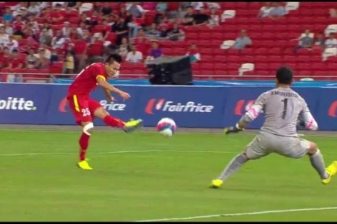 Video SEA Games 28: Huy Toàn nhân đôi cách biệt cho U23 Việt Nam
