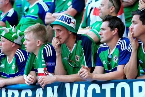 Nhật ký Euro 2016 14/6: Một cổ động viên thiệt mạng ở Euro 2016