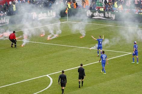Croatia có thể bị loại; Ibra và TĐ lập kỉ lục buồn