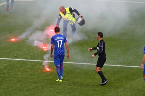 Croatia có nguy cơ bị loại khỏi EURO 2016 sau sự cố CĐV
