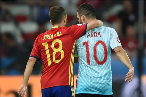 Hục hặc với HLV, sao Barca tính chia tay đội tuyển ngay giữa Euro 2016