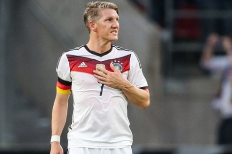 Petr Cech và Schweinsteiger liên tiếp phá kỷ lục tại EURO