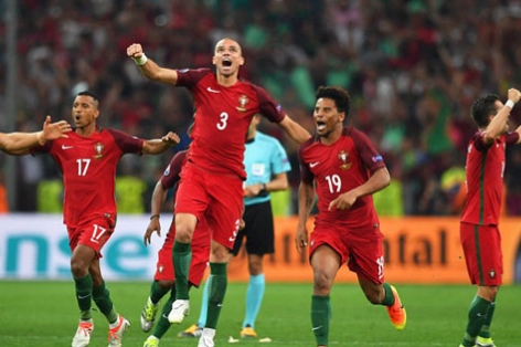 Bồ Đào Nha vào bán kết EURO 2016