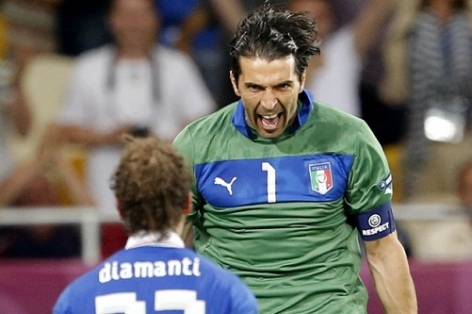Thủ thành Buffon lên tiếng về Neuer và ĐT Đức