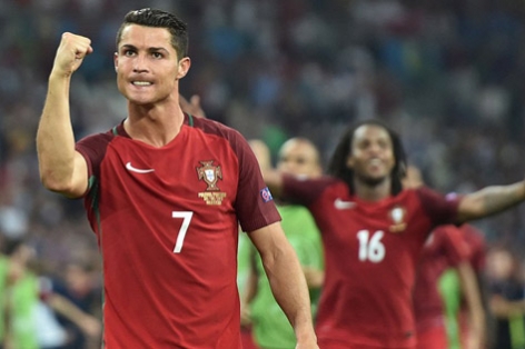 Xứ Wales dùng chiến thuật lạ để cản Ronaldo
