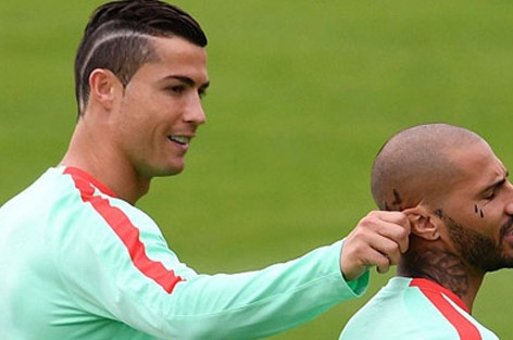 Tin tức Euro sáng 6/7: CR7 khoe tóc mới; Xứ Wales mơ gặp Đức