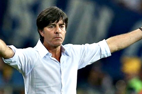 Tin tức Euro 9/7: HLV Low cân nhắc tương lai; Bồ gặp vận may