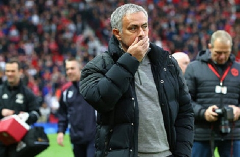 HLV Mourinho lên tiếng về những lời chê bai