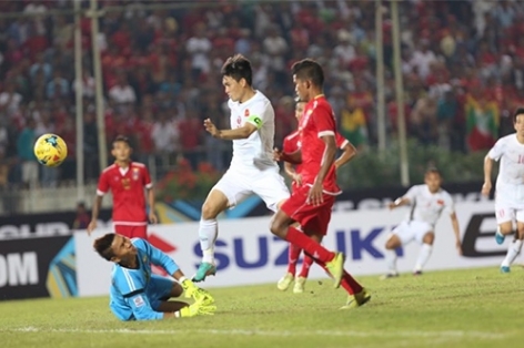 VIDEO: Công Vinh tỏa sáng nâng tỷ số lên 2-1 cho ĐTVN