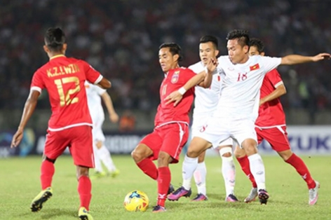 HLV Lê Thụy Hải chê hàng thủ của ĐT Việt Nam