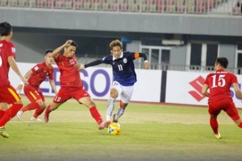 VIDEO: Vathanaka đi bóng như Messi qua hàng loạt cầu thủ VN