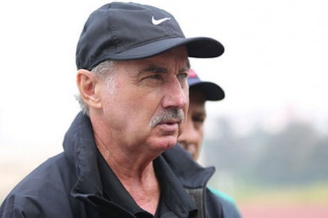 Tin nóng AFF Cup 5/12: HLV Riedl nói tuyển Việt Nam 'đang ở thế khó’