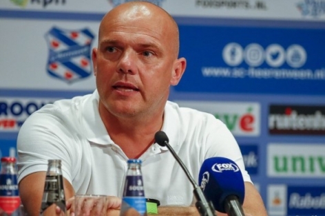 Thầy của Văn Hậu được Heerenveen gia hạn hợp đồng
