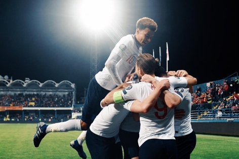 Hudson-Odoi tỏa sáng, Anh dễ dàng nghiền nát Montenegro
