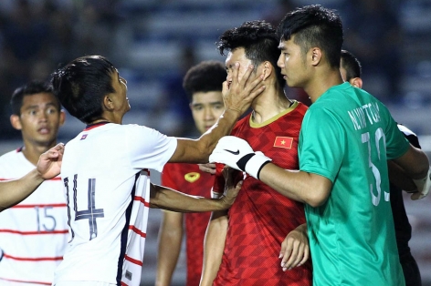 Cầu thủ gốc Việt của U22 Campuchia bị 'tấn công' trên mạng xã hội