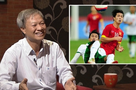 HLV Lê Thụy Hải động viên U22 VN giành vàng SEA Games 29