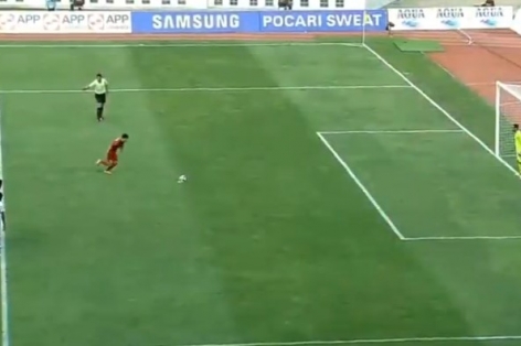 Công Phượng sút trượt penalty, lỡ cơ hội ghi bàn cho O.VN