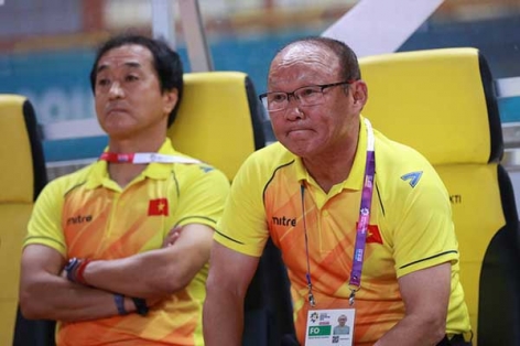 HLV Park Hang Seo “mặc” Hàn Quốc, do thám trận không ai ngờ