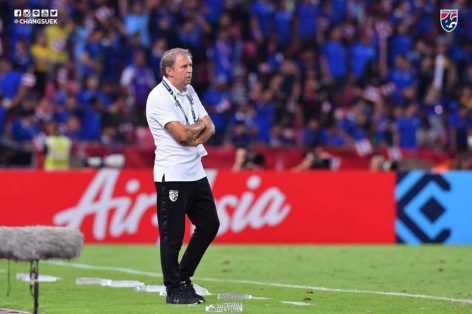 HLV Thái Lan: “Chúng tôi không xứng đáng bị loại”