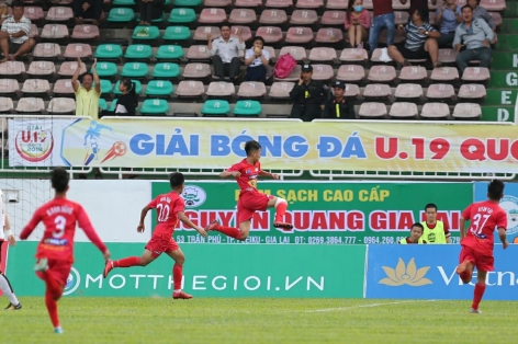 'Văn Toàn mới' tỏa sáng, HAGL vẫn hòa đáng tiếc U19 Hollyhock