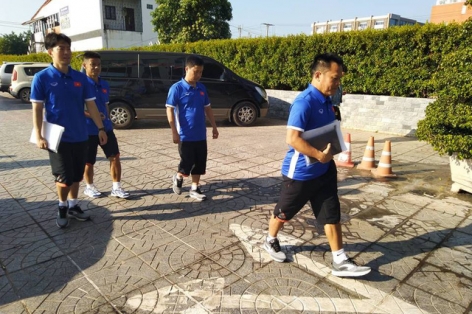 HLV Park ra lệnh họp kín, ĐT Việt Nam có thay đổi mới