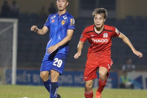 Văn Toàn 'tắt điện', HAGL thua trắng trước Quảng Nam FC