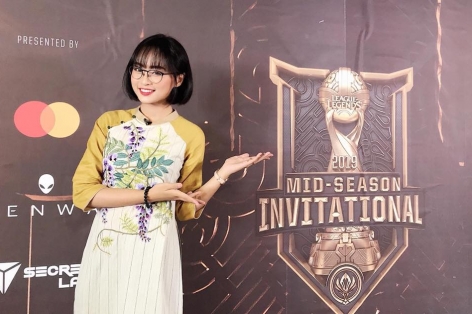 Chiêm ngưỡng vẻ đẹp rạng ngời của hot girl MC LMHT Việt Nam tại MSI 2019