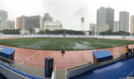 VIDEO: Mưa cực lớn, trận U22 Việt Nam vs U22 Singapore nguy cơ hoãn?