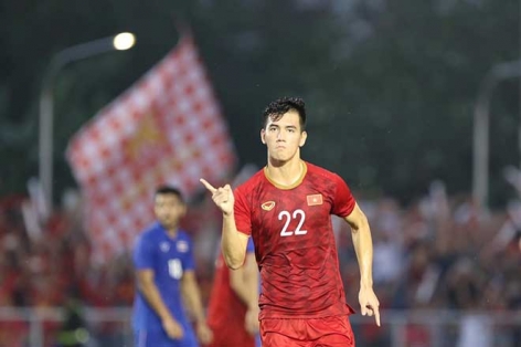 VIDEO: Tiến Linh đánh đầu đẳng cấp mở tỷ số cho U22 Việt Nam