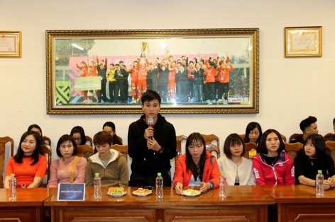 Gặp mặt và trao trưởng cho thành tích xuất sắc của ĐT nữ Việt Nam