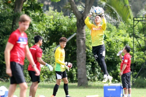 Danh sách U22 VN dự SEA Games: Sao Hữu Thắng phải mạo hiểm như vậy?