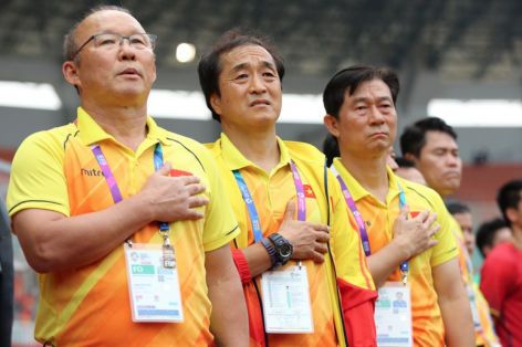 Trợ lý Lee Young-jin: ‘Tôi buồn vì không thể dạy cầu thủ VN nhiều hơn’