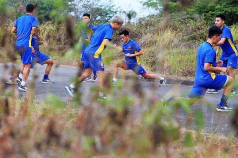 Hai cầu thủ chịu thiệt nhiều nhất khi O. Việt Nam bị 'chơi khăm'