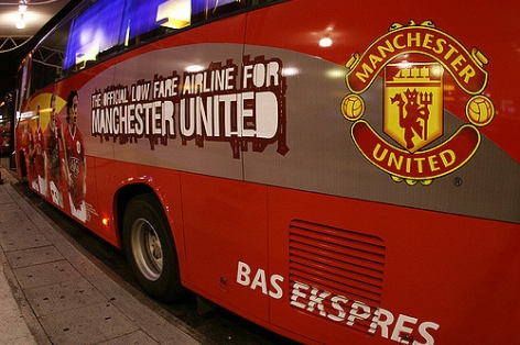 MU thua Juventus vì phải đi bộ 200 mét đến sân?