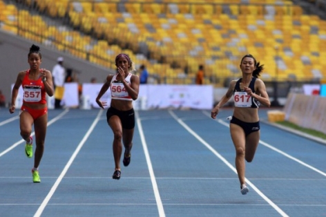 VIDEO: Lê Tú Chinh xuất sắc giành HCV 200m nữ